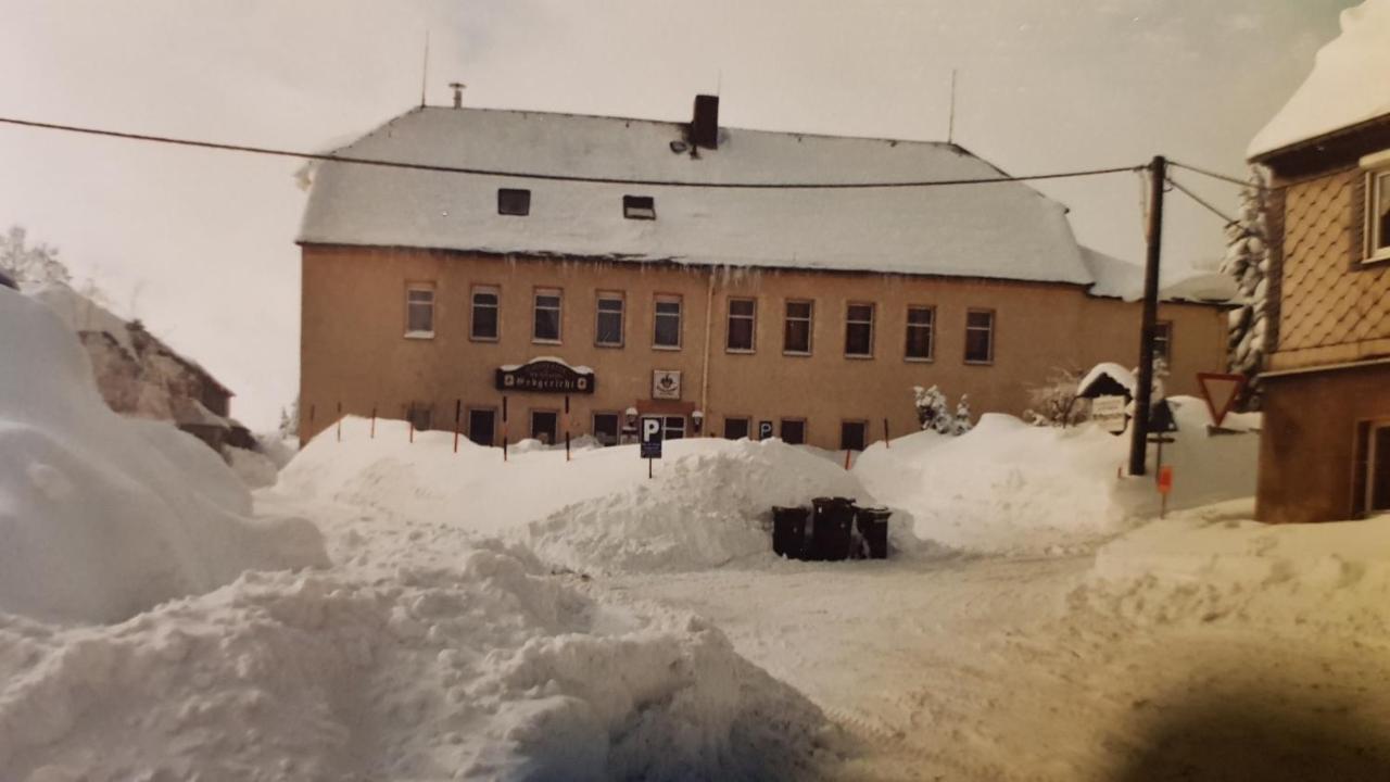 Pension & Gasthof Erbgericht Hoehenlage 850M Marienberg Exterior photo