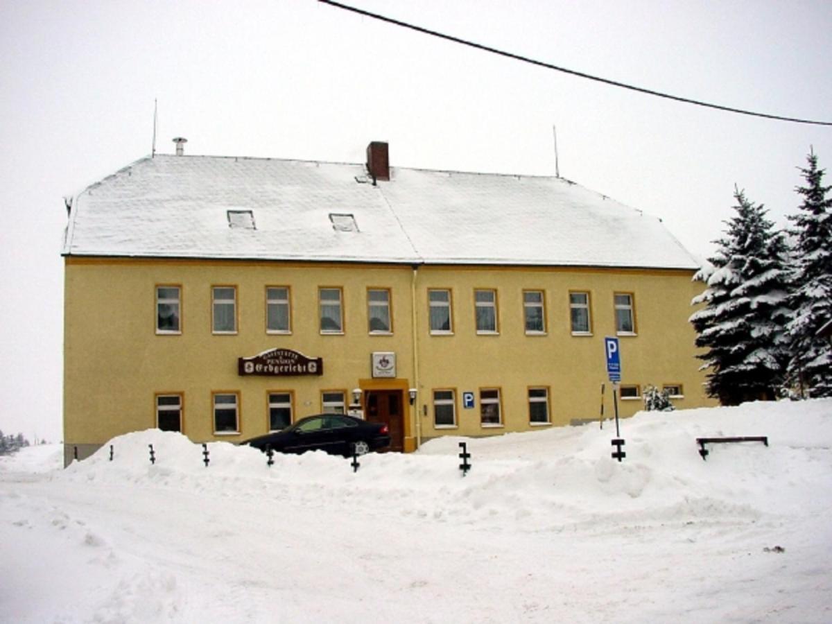 Pension & Gasthof Erbgericht Hoehenlage 850M Marienberg Exterior photo
